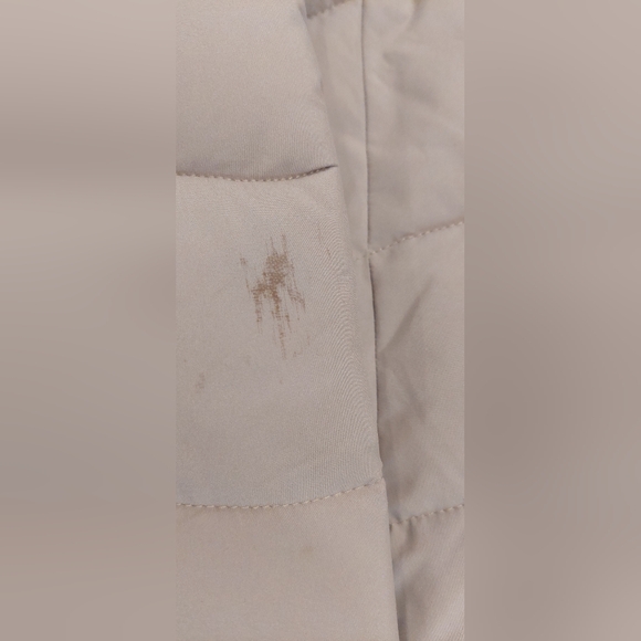 Elegant Beige Puffer Jacket for Women - Picture 8 of 16